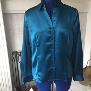 NWOT Beautiful Silk Look Blouse